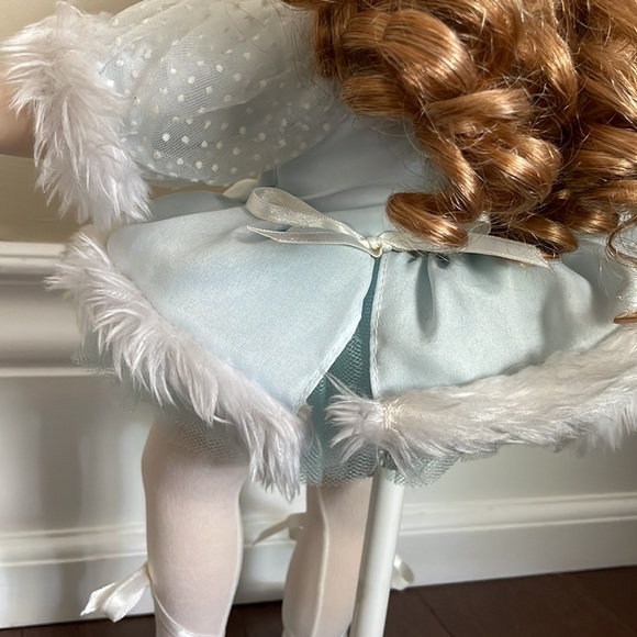 Ashton Drake Heidi Porcelain Ballerina Doll - Picture 6 of 8